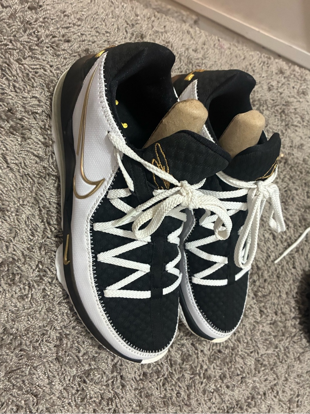 Nike LeBron 17 Low Sneakers in Metallic Gold